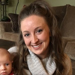 Meet your Posher, Caitlin